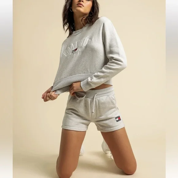 Tommy Hilfiger Women's Heather Gray Athletic Shorts - Picture 3 of 13